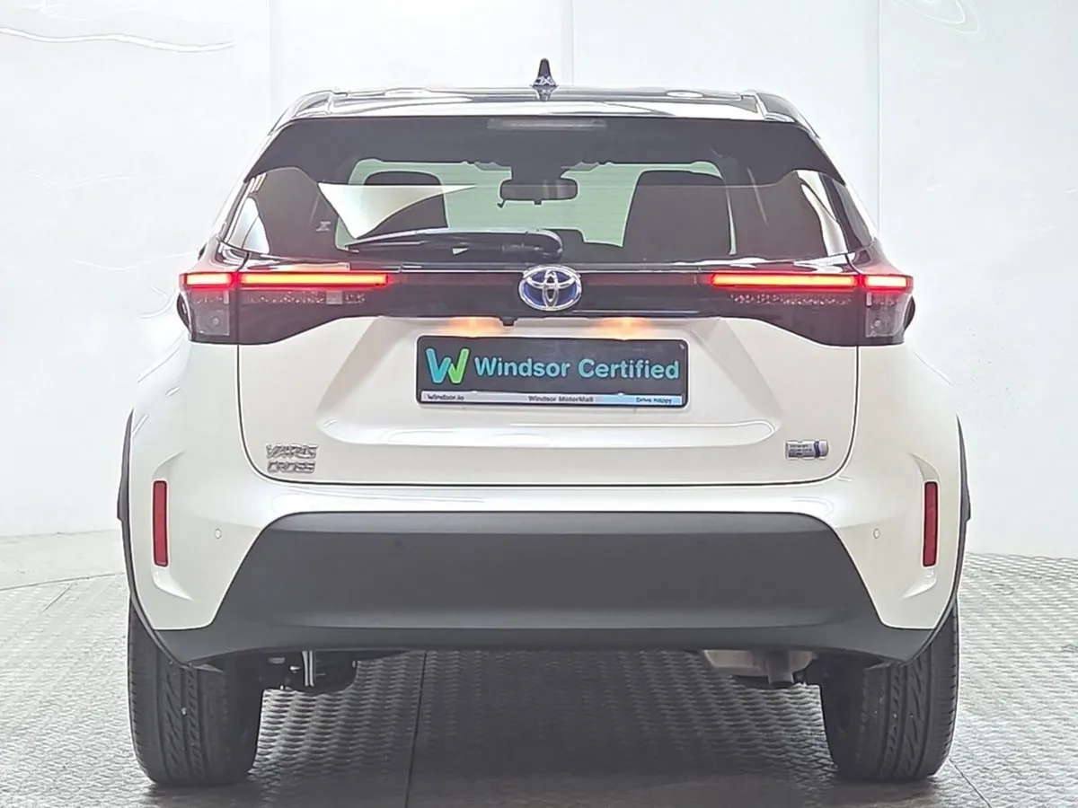 Toyota Yaris Cross SUV, Petrol Hybrid, 2021, White
