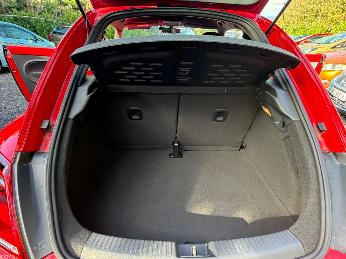 Volkswagen Beetle Hatchback, Petrol, 2018, Red
