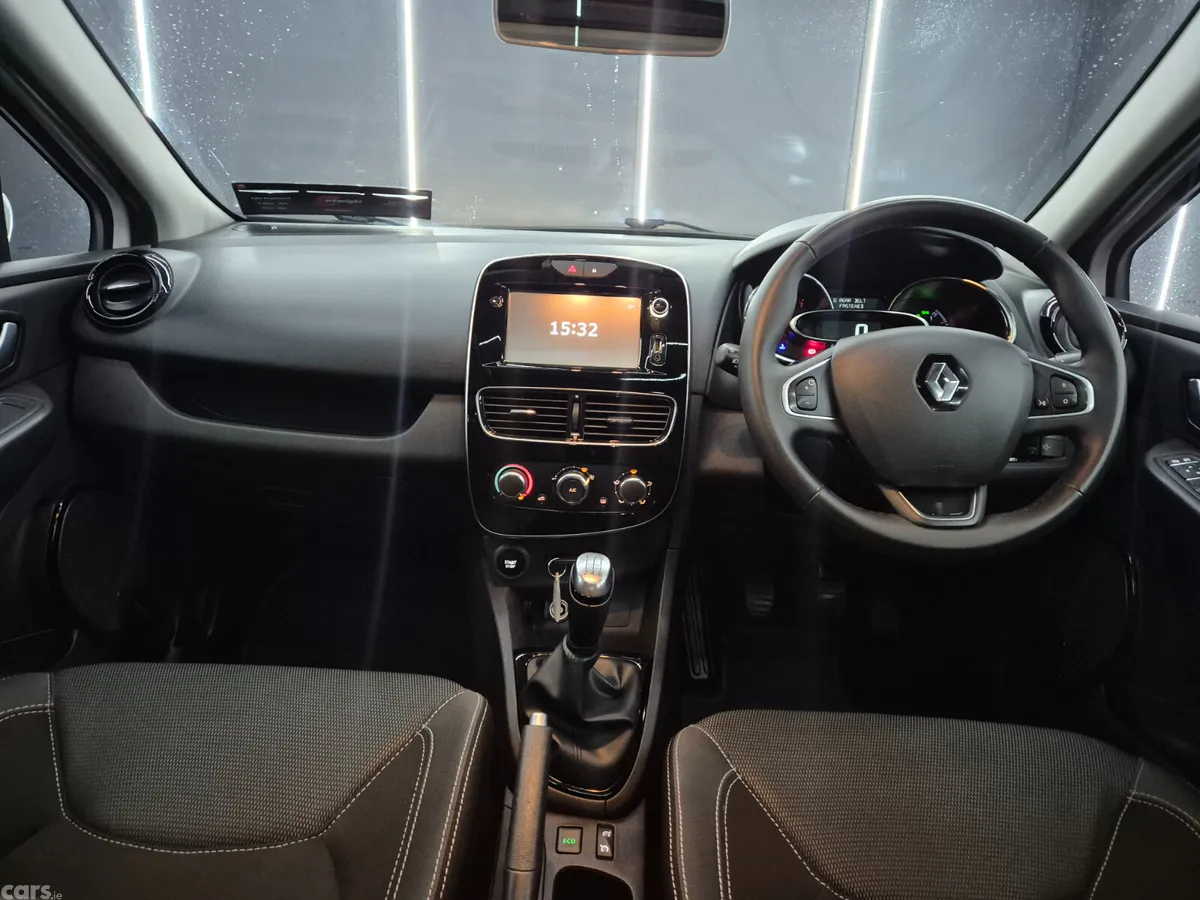 Renault Clio Hatchback, Petrol, 2018, White