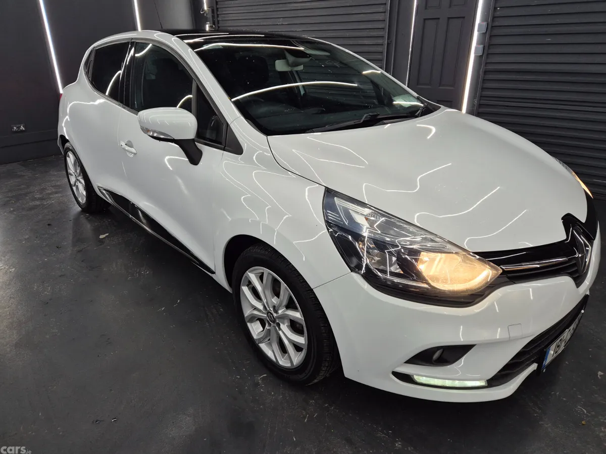 Renault Clio Hatchback, Petrol, 2018, White
