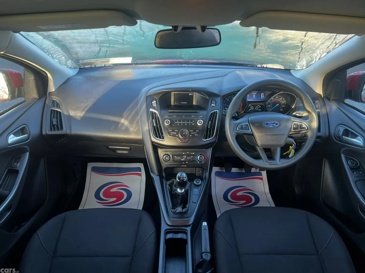 Ford Focus Hatchback, Diesel, 2015, Red