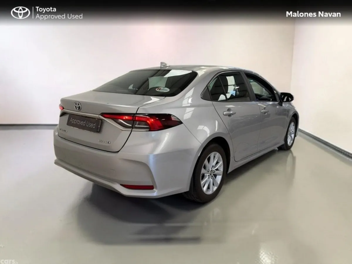Toyota Corolla Saloon, Petrol Hybrid, 2023, Silver