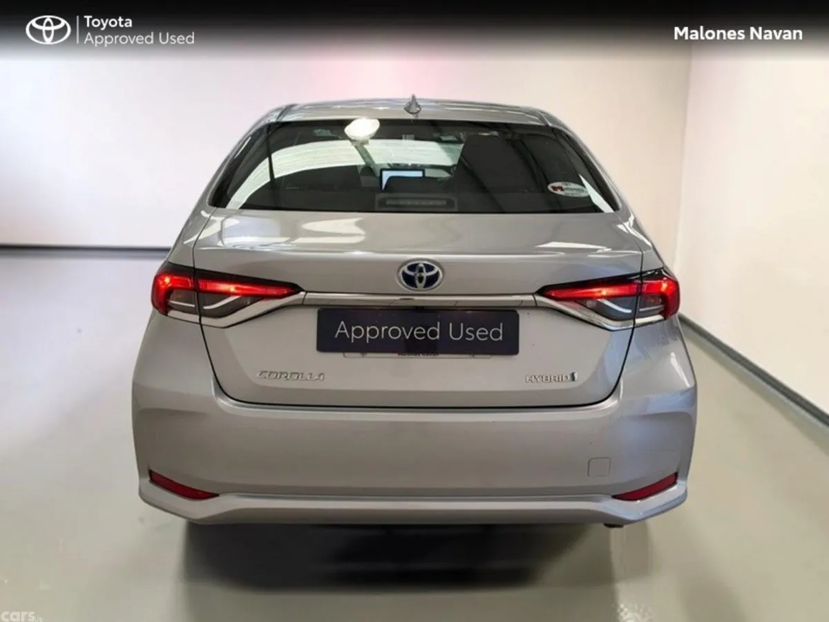Toyota Corolla Saloon, Petrol Hybrid, 2023, Silver