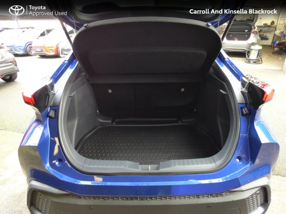 Toyota C-HR SUV, Petrol Hybrid, 2026, Blue