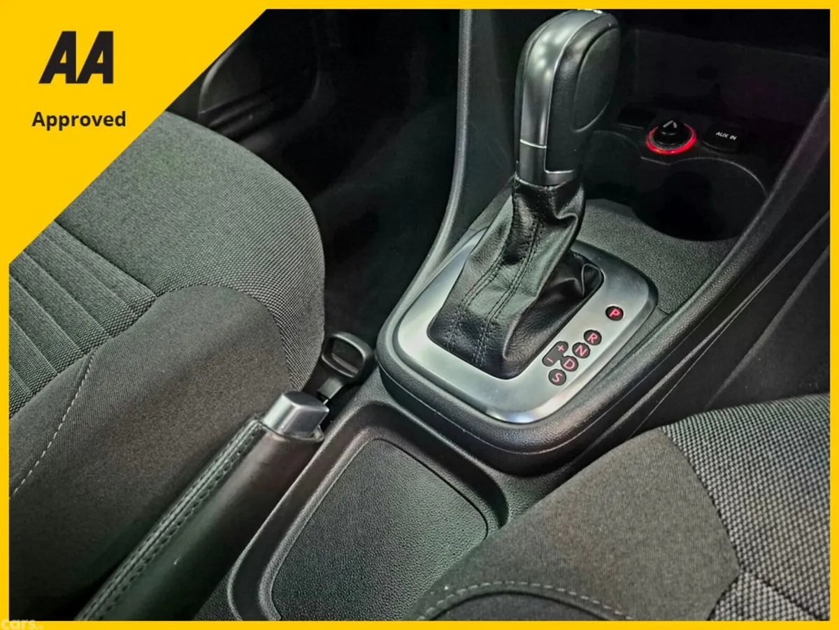 Volkswagen Polo Hatchback, Petrol, 2013, White