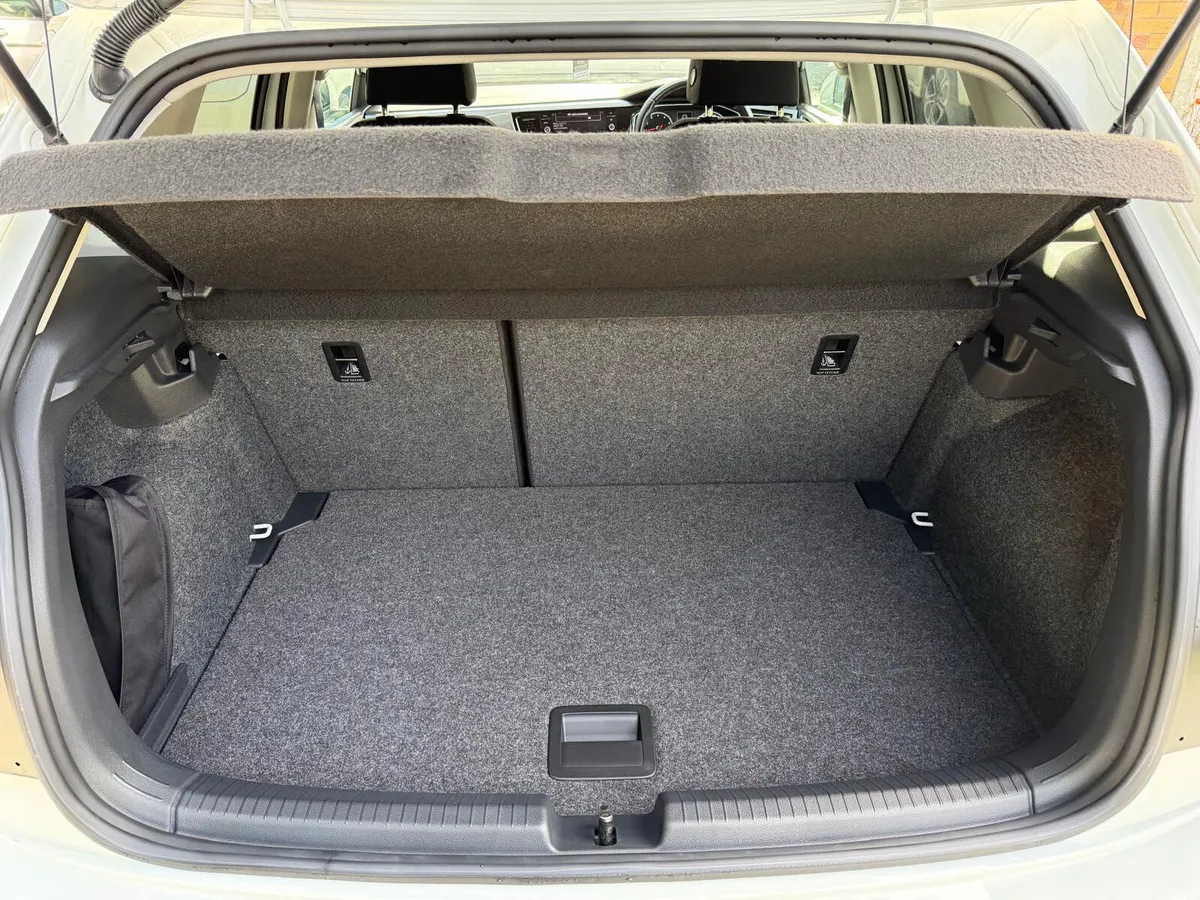 Volkswagen Polo Hatchback, Petrol, 2020, White