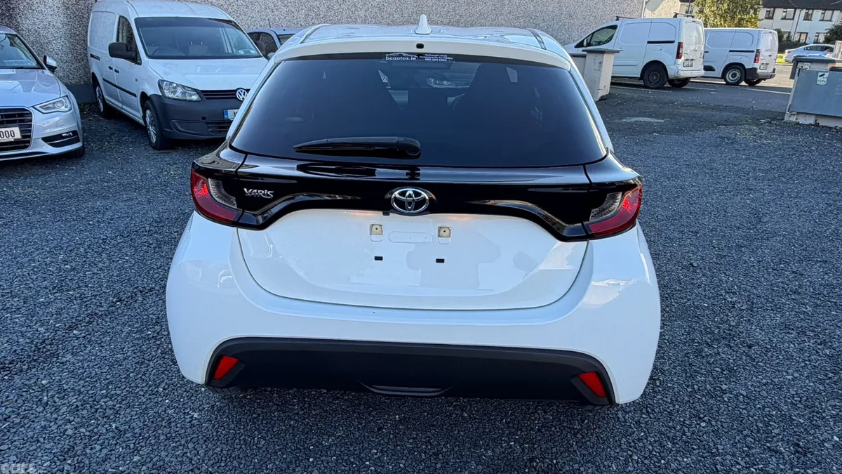 Toyota Yaris Hatchback, Petrol, 2020, White