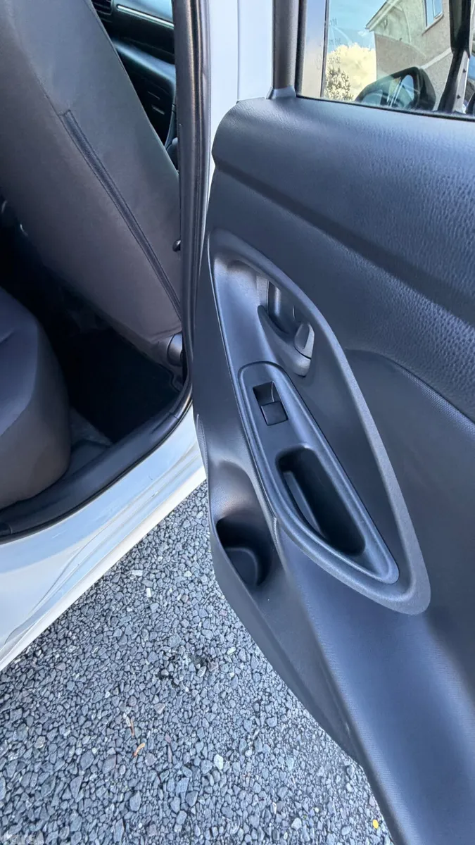 Toyota Yaris Hatchback, Petrol, 2020, White