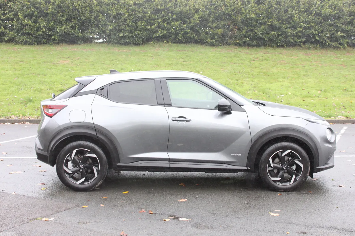 Nissan Juke SUV, Petrol Hybrid, 2023, Grey