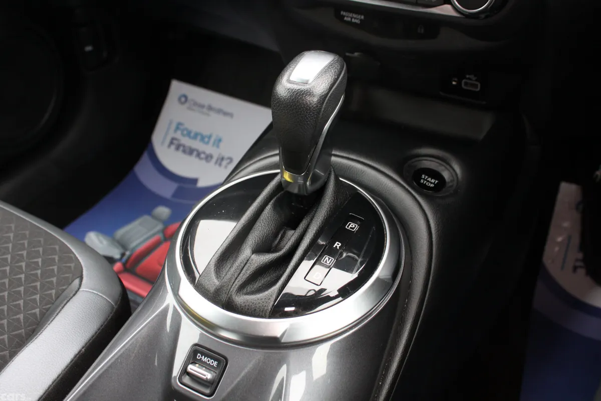 Nissan Juke SUV, Petrol Hybrid, 2023, Grey