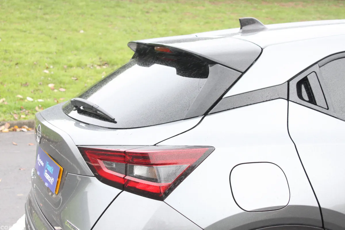 Nissan Juke SUV, Petrol Hybrid, 2023, Grey