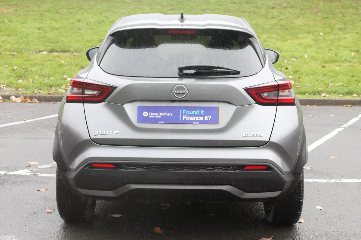 Nissan Juke SUV, Petrol Hybrid, 2023, Grey