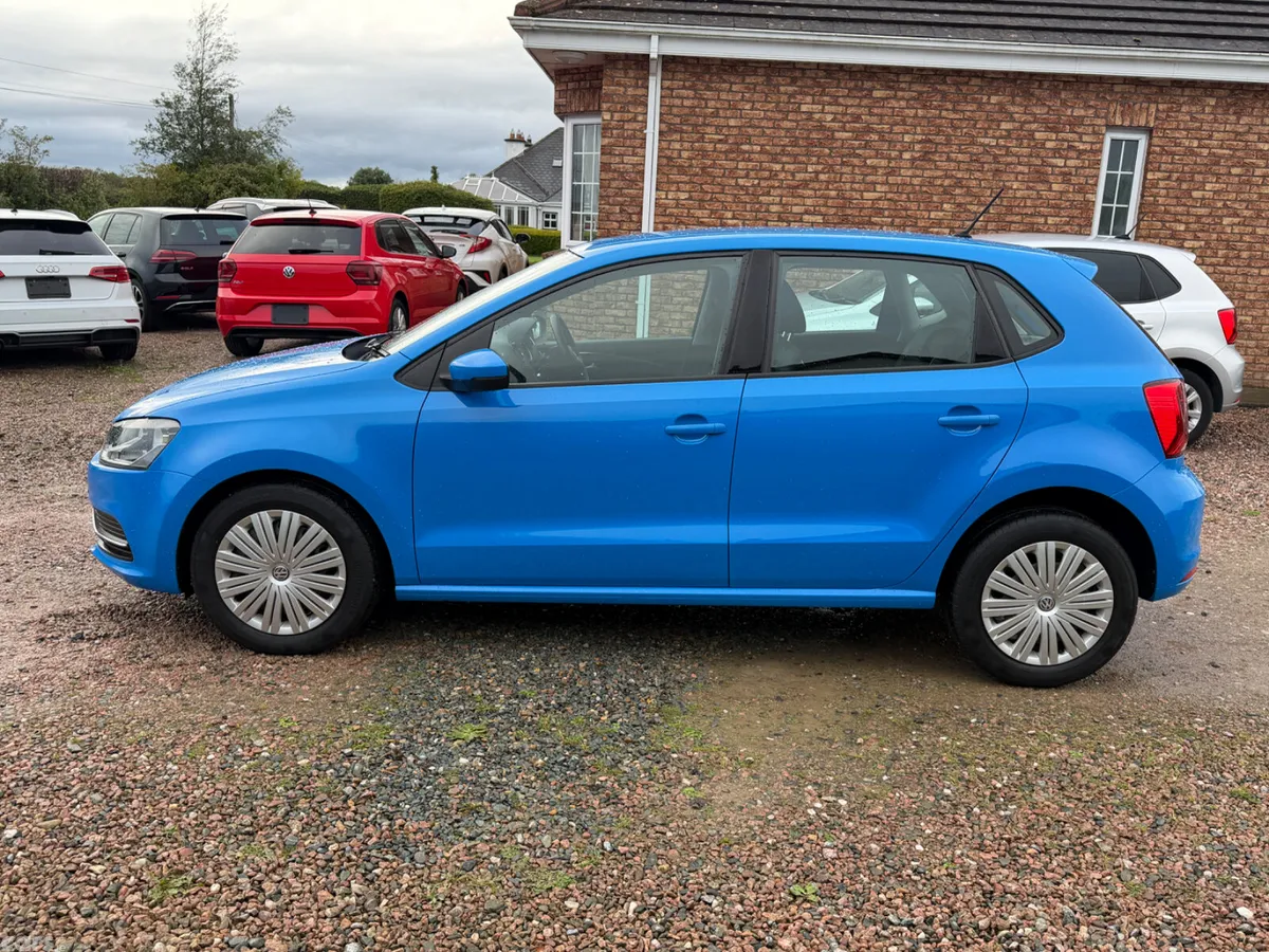 Volkswagen Polo Hatchback, Petrol, 2015, Blue