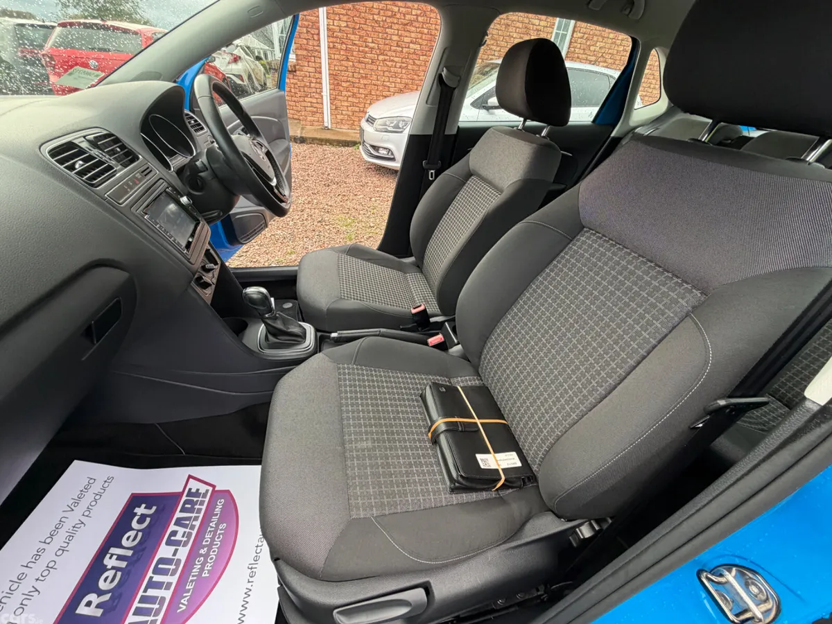 Volkswagen Polo Hatchback, Petrol, 2015, Blue