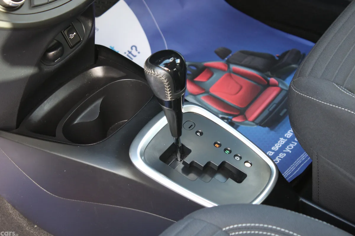 Toyota Yaris Hatchback, Petrol Hybrid, 2017, Blue