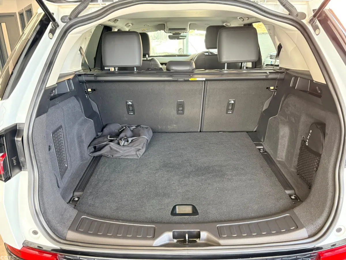 Land Rover Discovery Sport SUV, Petrol Plug-in Hybrid, 2025, White