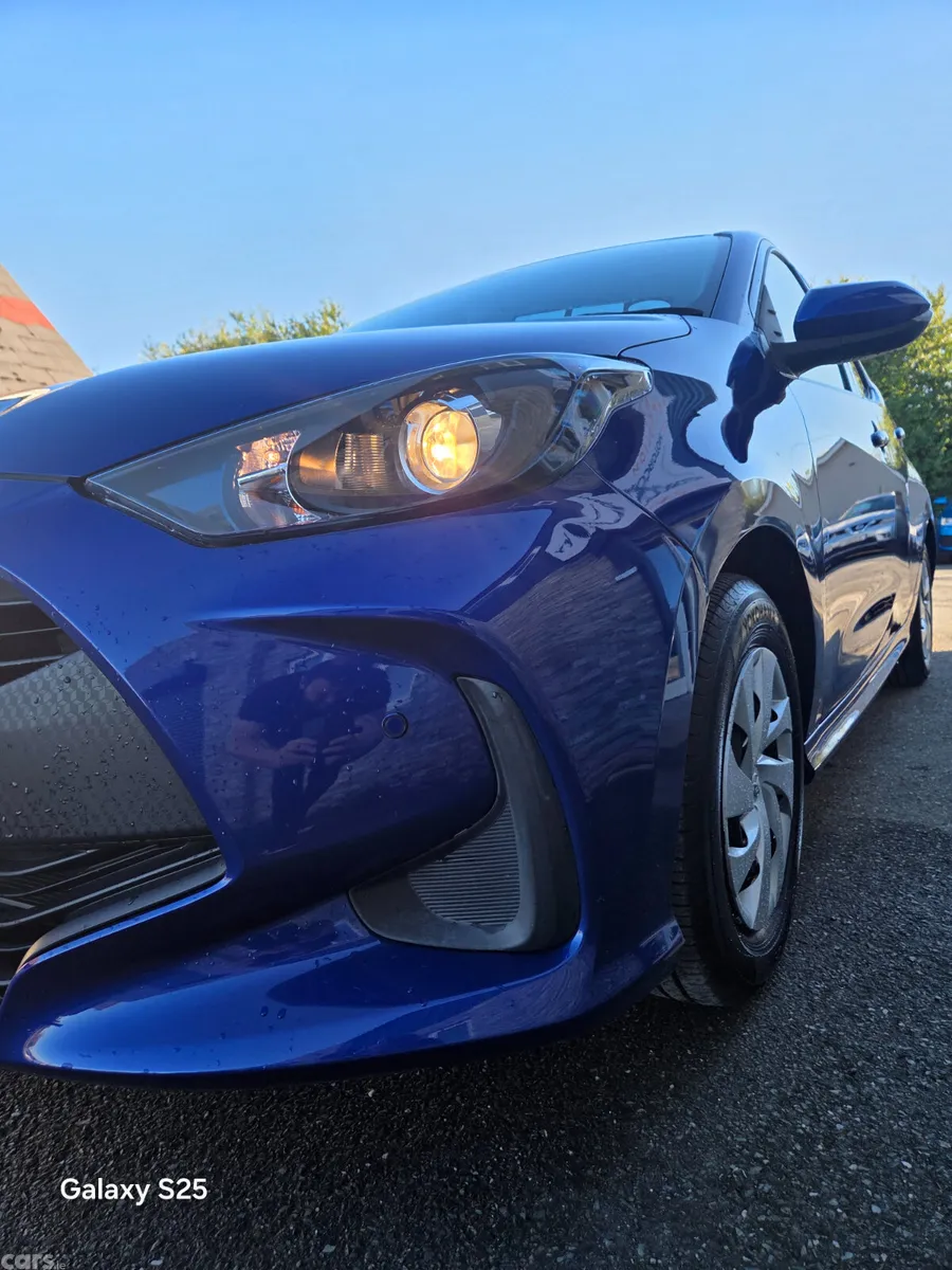 Toyota Yaris Hatchback, Petrol Hybrid, 2021, Blue