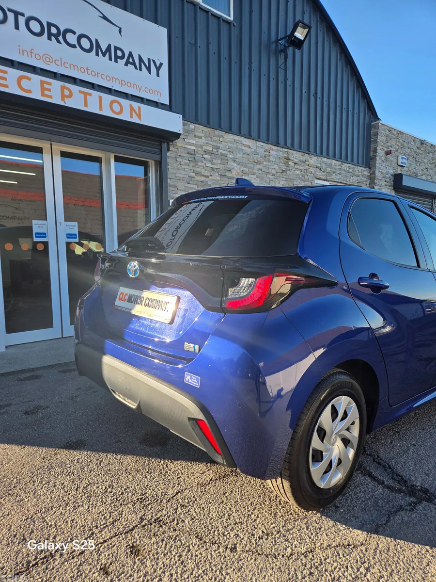 Toyota Yaris Hatchback, Petrol Hybrid, 2021, Blue