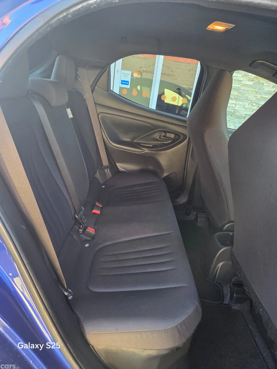 Toyota Yaris Hatchback, Petrol Hybrid, 2021, Blue