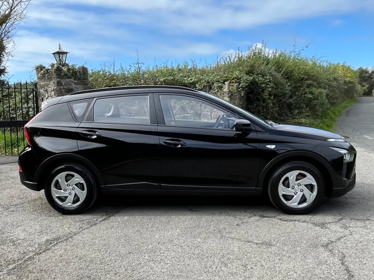 Hyundai Bayon Estate/Jeep, Petrol, 2021, Black