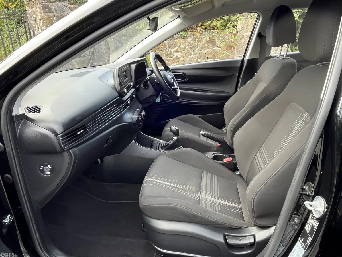 Hyundai Bayon Estate/Jeep, Petrol, 2021, Black