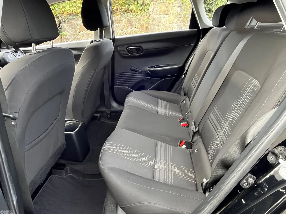 Hyundai Bayon Estate/Jeep, Petrol, 2021, Black