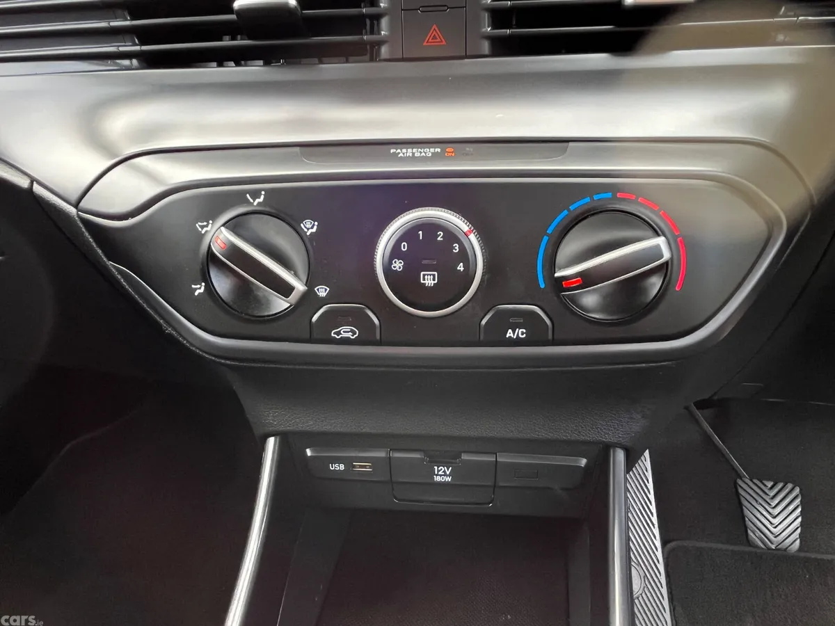 Hyundai Bayon Estate/Jeep, Petrol, 2021, Black