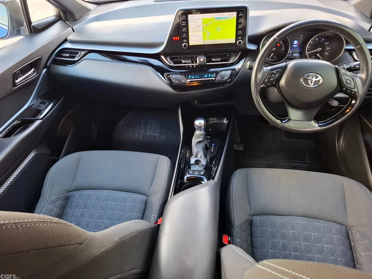 Toyota C-HR SUV, Petrol Hybrid, 2020, Blue
