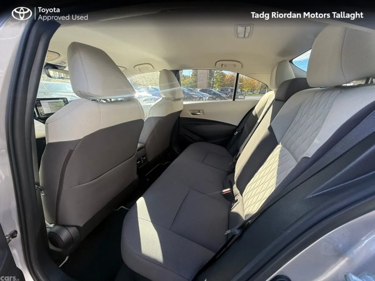 Toyota Corolla Saloon, Petrol Hybrid, 2021, Grey