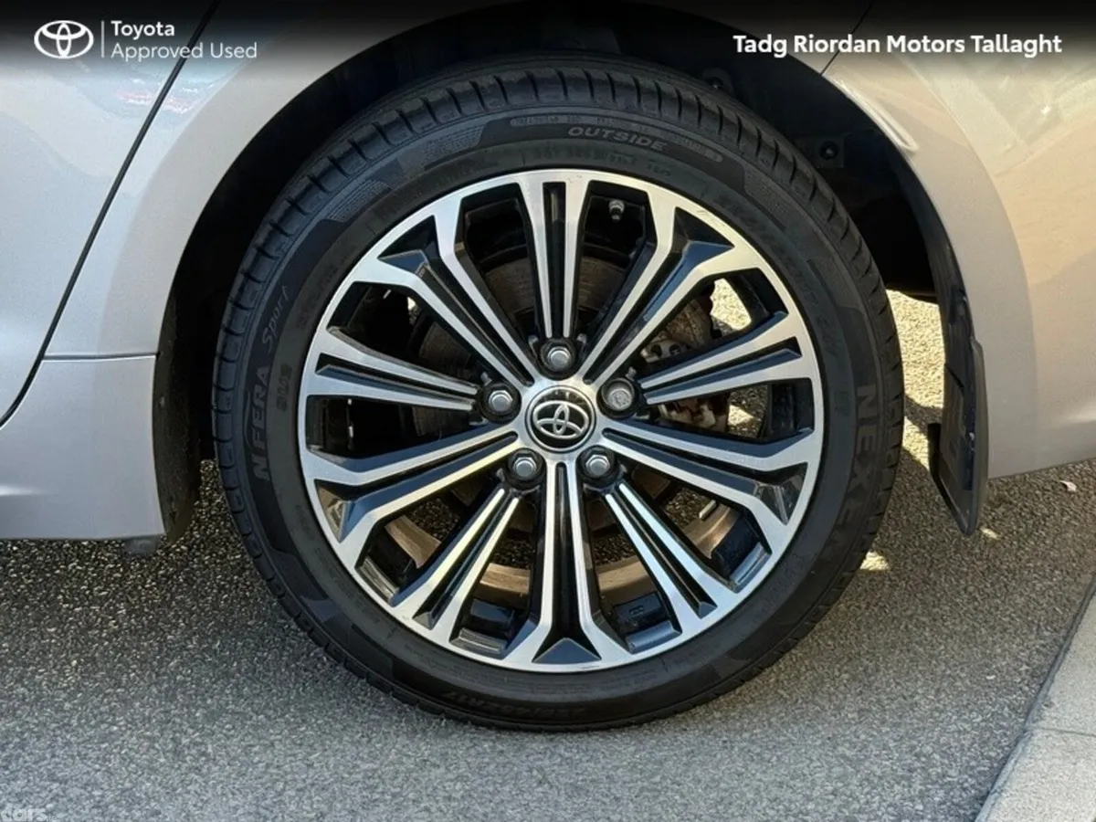 Toyota Corolla Saloon, Petrol Hybrid, 2021, Grey
