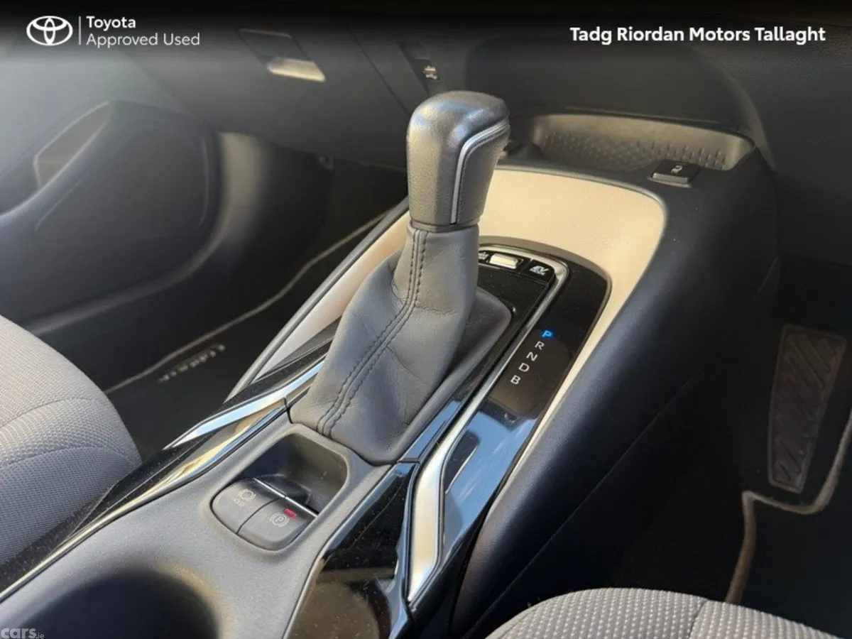 Toyota Corolla Saloon, Petrol Hybrid, 2021, Grey