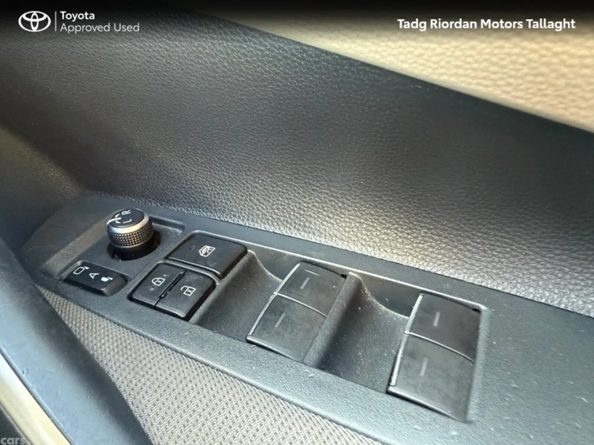 Toyota Corolla Saloon, Petrol Hybrid, 2021, Grey