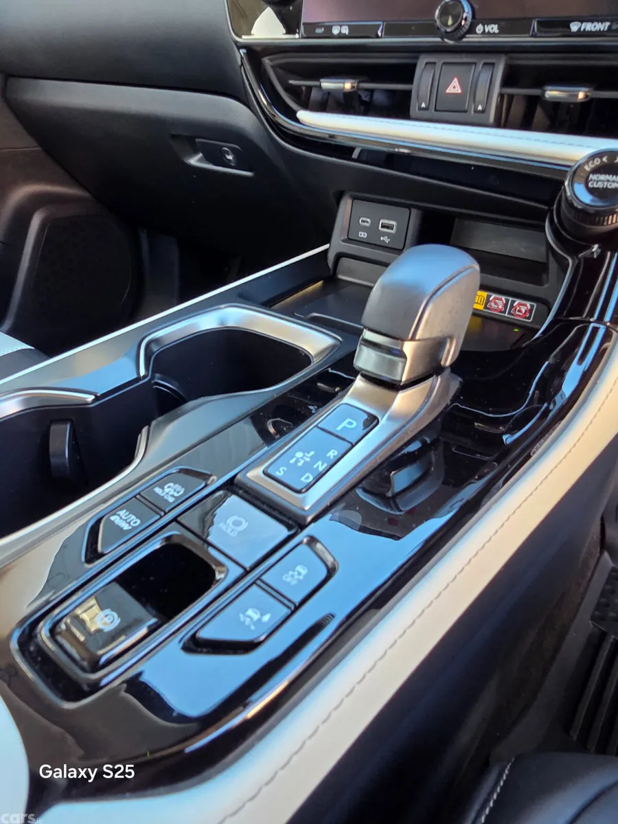 Lexus NX SUV, Petrol Plug-in Hybrid, 2025, Green