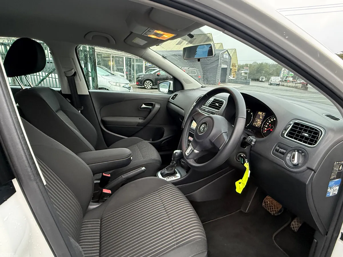 Volkswagen Polo Hatchback, Petrol, 2013, White