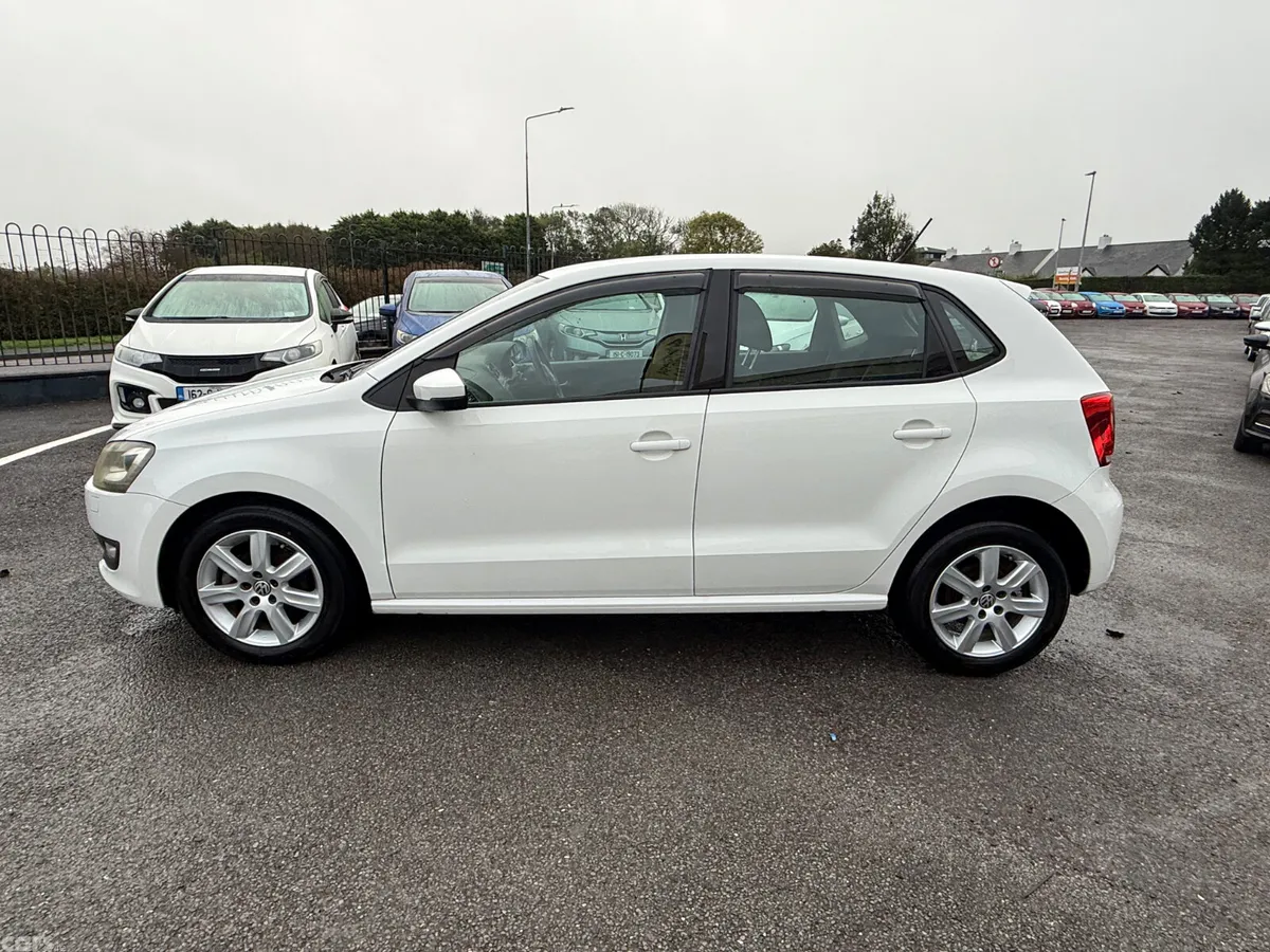 Volkswagen Polo Hatchback, Petrol, 2013, White