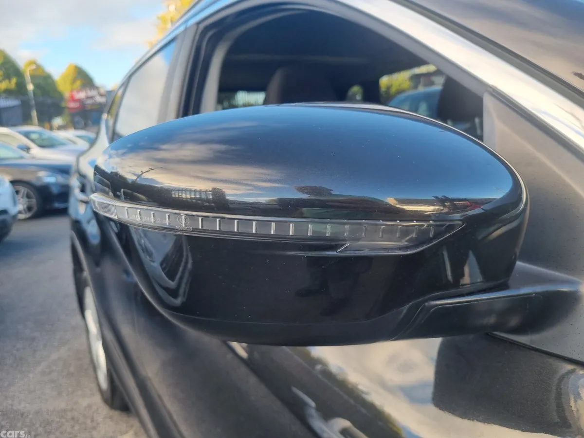 Nissan Qashqai MPV, Diesel, 2019, Black