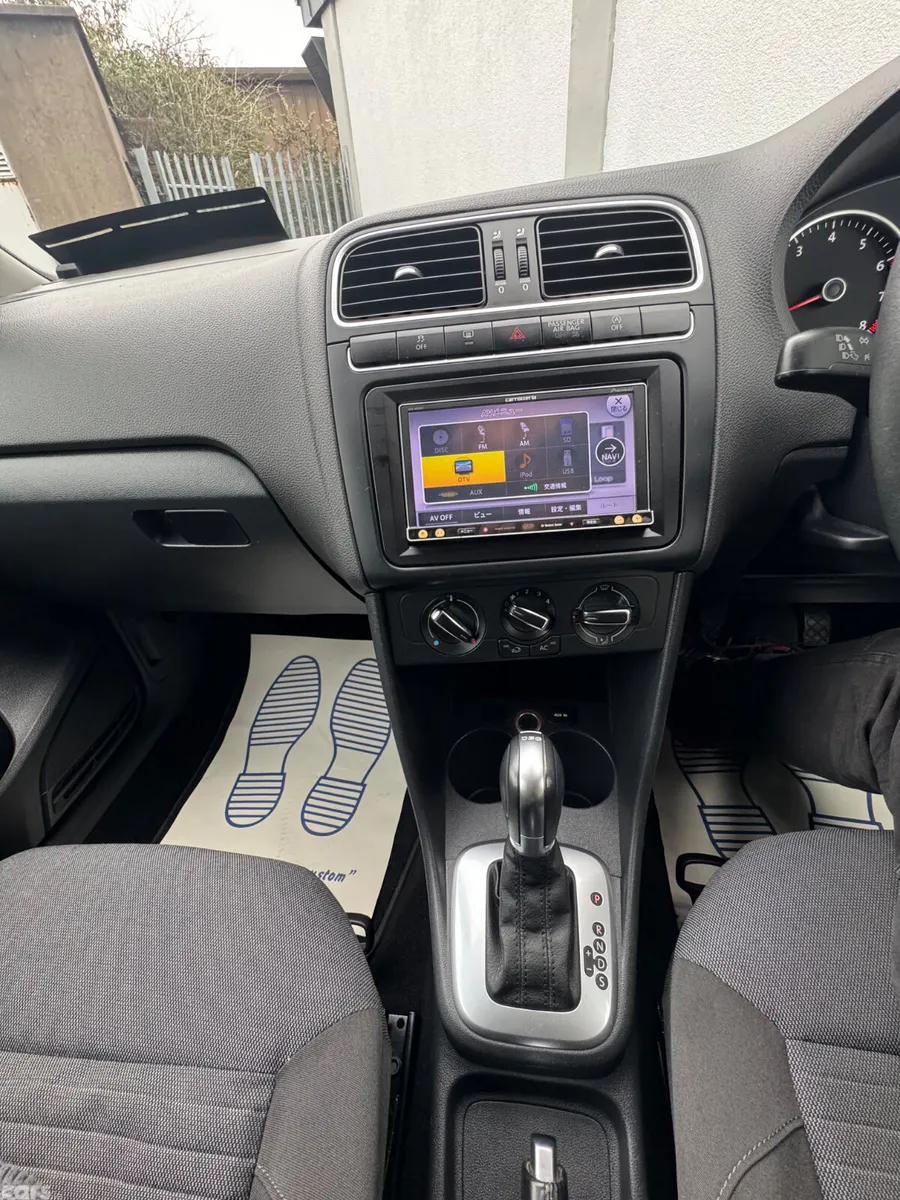 Volkswagen Polo Hatchback, Petrol, 2013, Blue