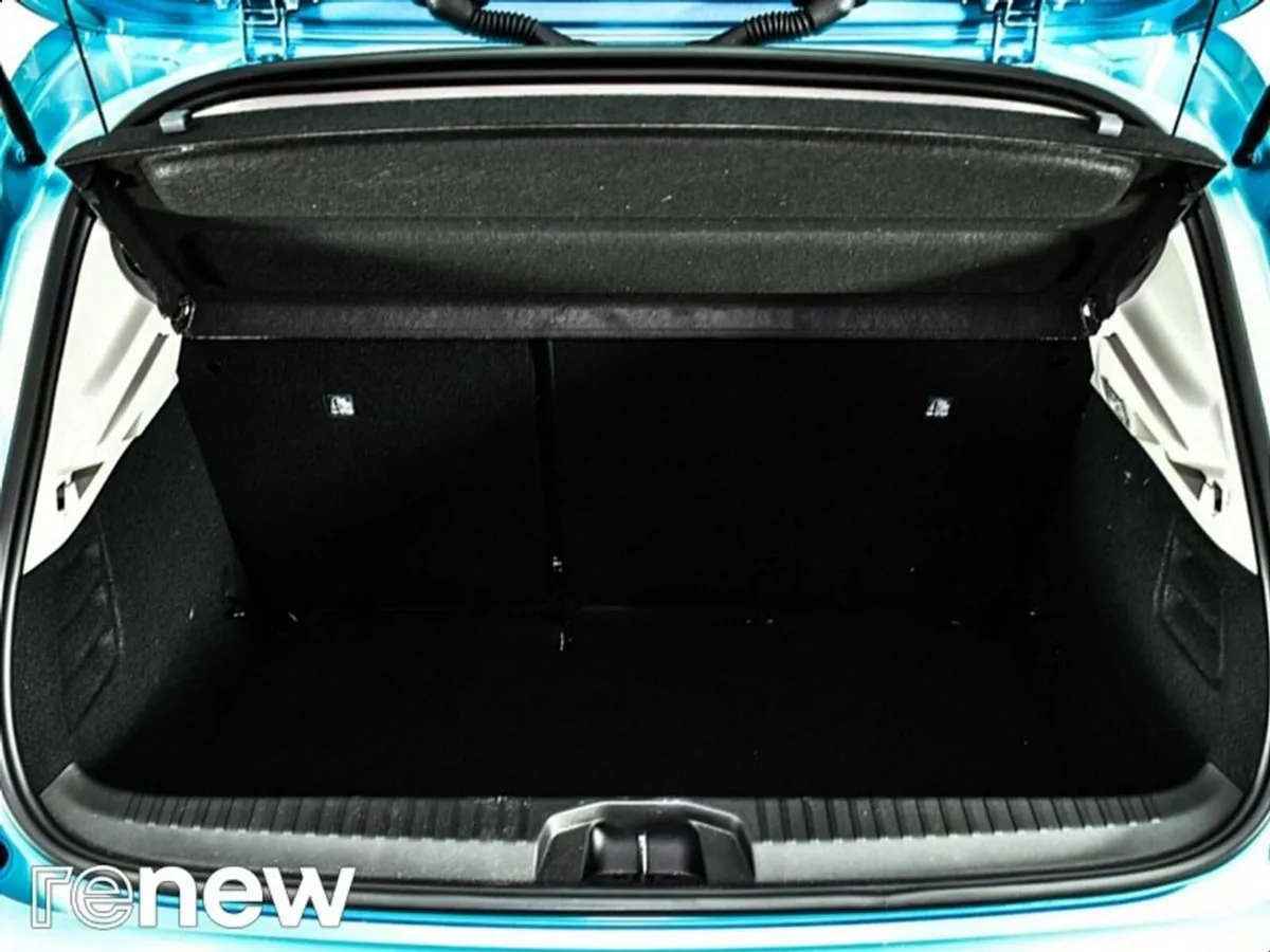 Renault Clio Hatchback, Petrol, 2022, Blue
