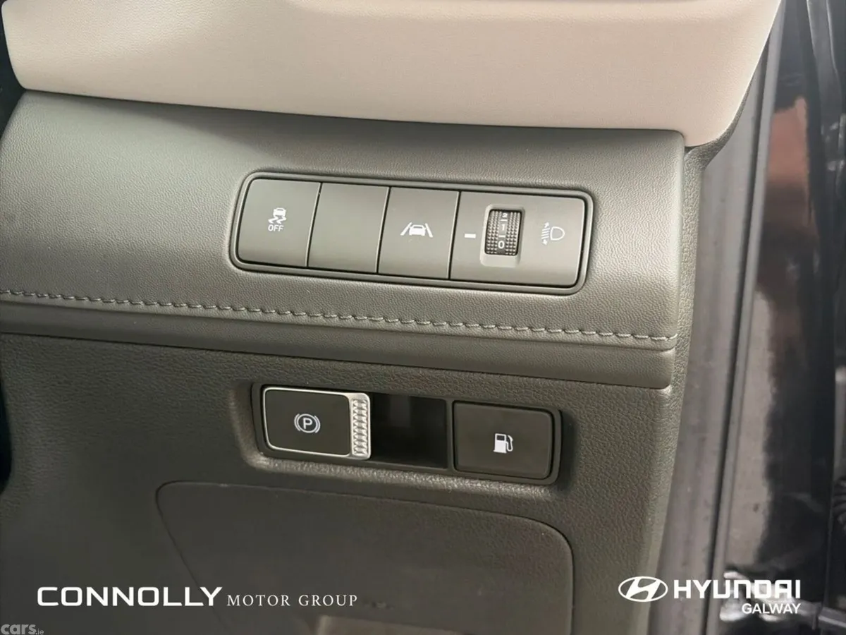 Hyundai Santa Fe SUV, Petrol Plug-in Hybrid, 2021, Black