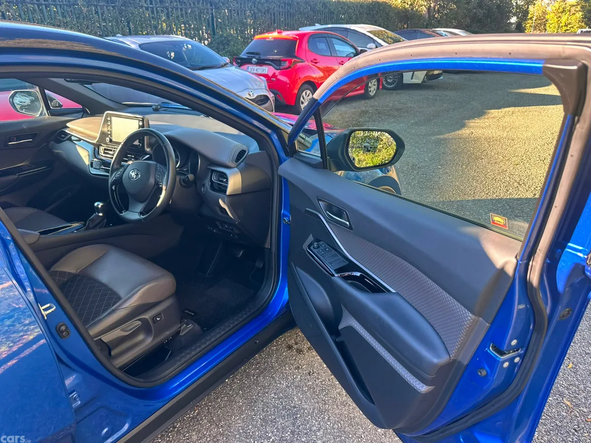 Toyota C-HR Hatchback, Petrol Hybrid, 2021, Blue