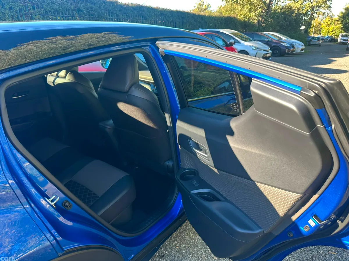 Toyota C-HR Hatchback, Petrol Hybrid, 2021, Blue