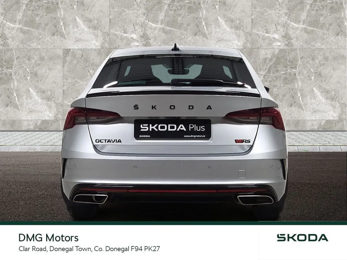 Skoda Octavia Saloon, Diesel, 2022, Grey