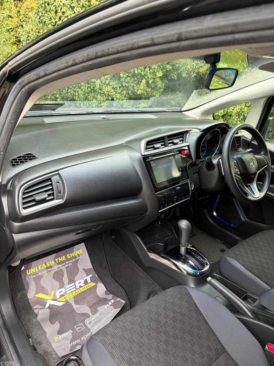 Honda Fit Hatchback, Petrol, 2014, White