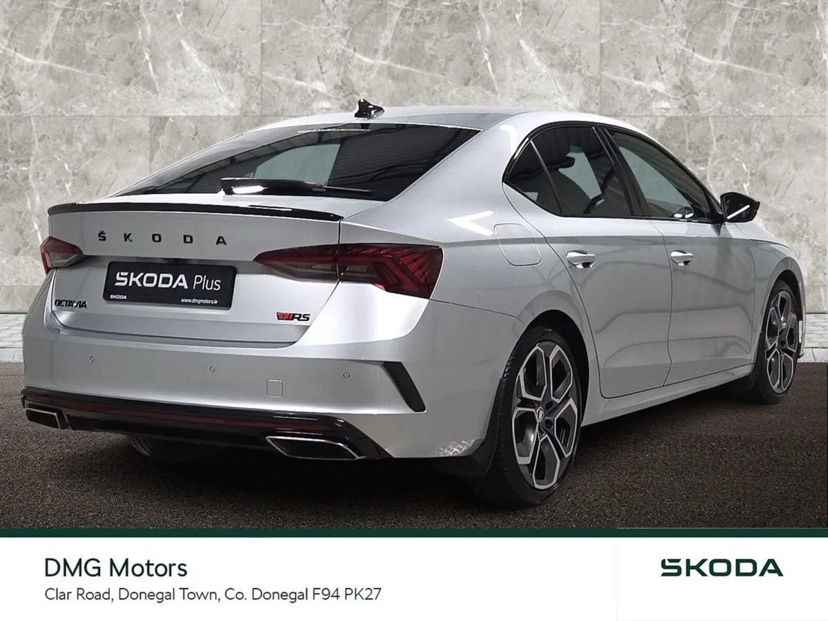 Skoda Octavia Saloon, Diesel, 2022, Grey