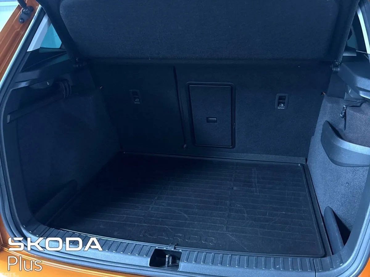 Skoda Karoq SUV, Diesel, 2023, Orange