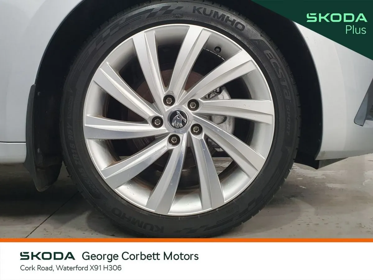Skoda Octavia Saloon, Petrol, 2022, Silver