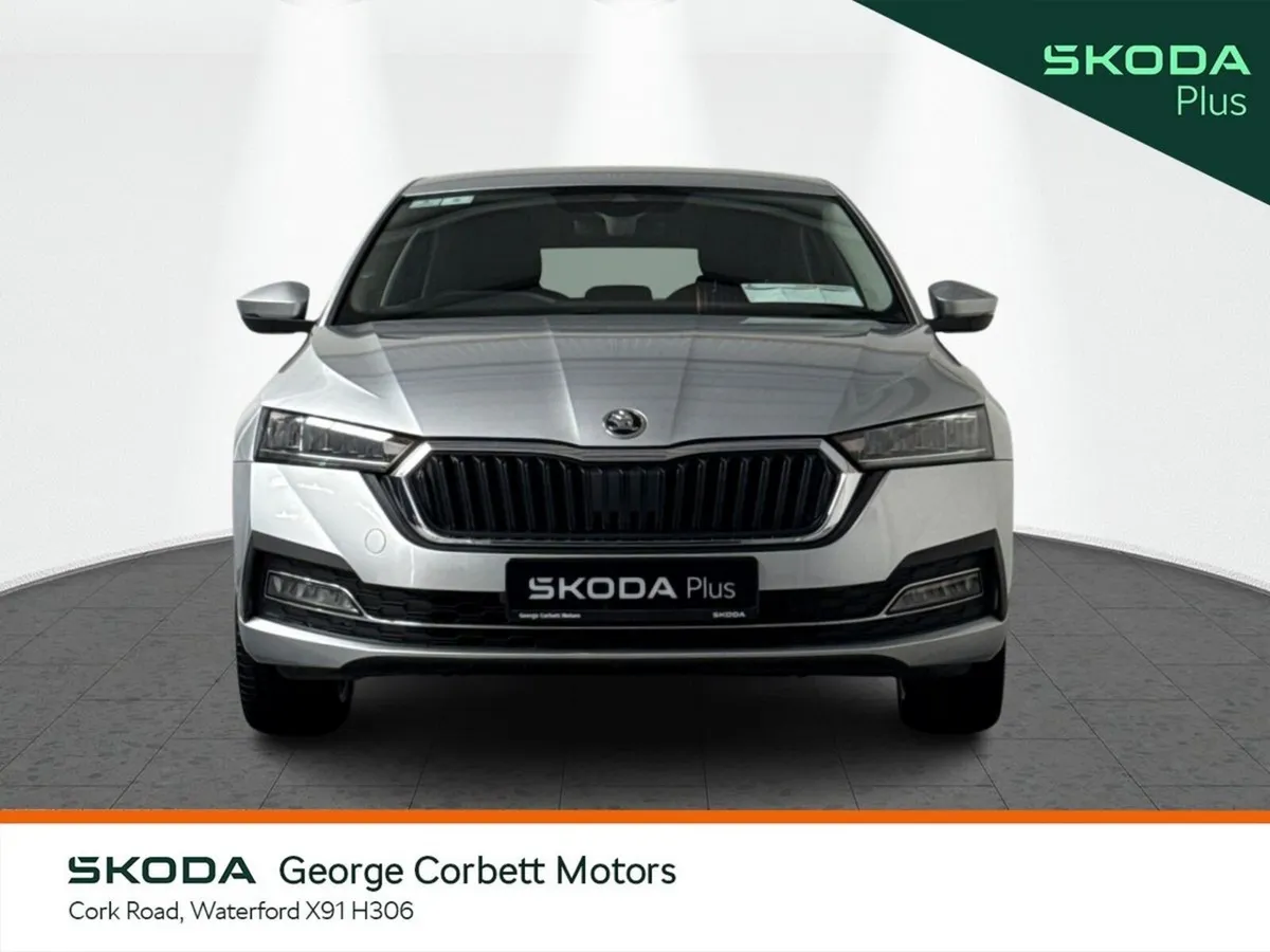 Skoda Octavia Saloon, Petrol, 2022, Silver