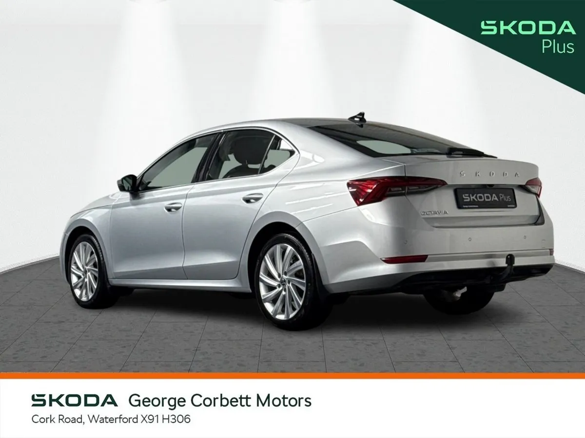 Skoda Octavia Saloon, Petrol, 2022, Silver
