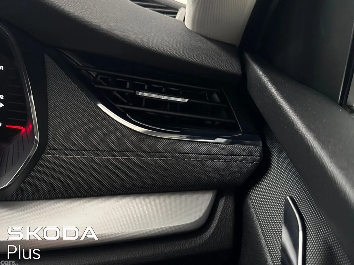 Skoda Octavia Saloon, Petrol, 2022, Silver