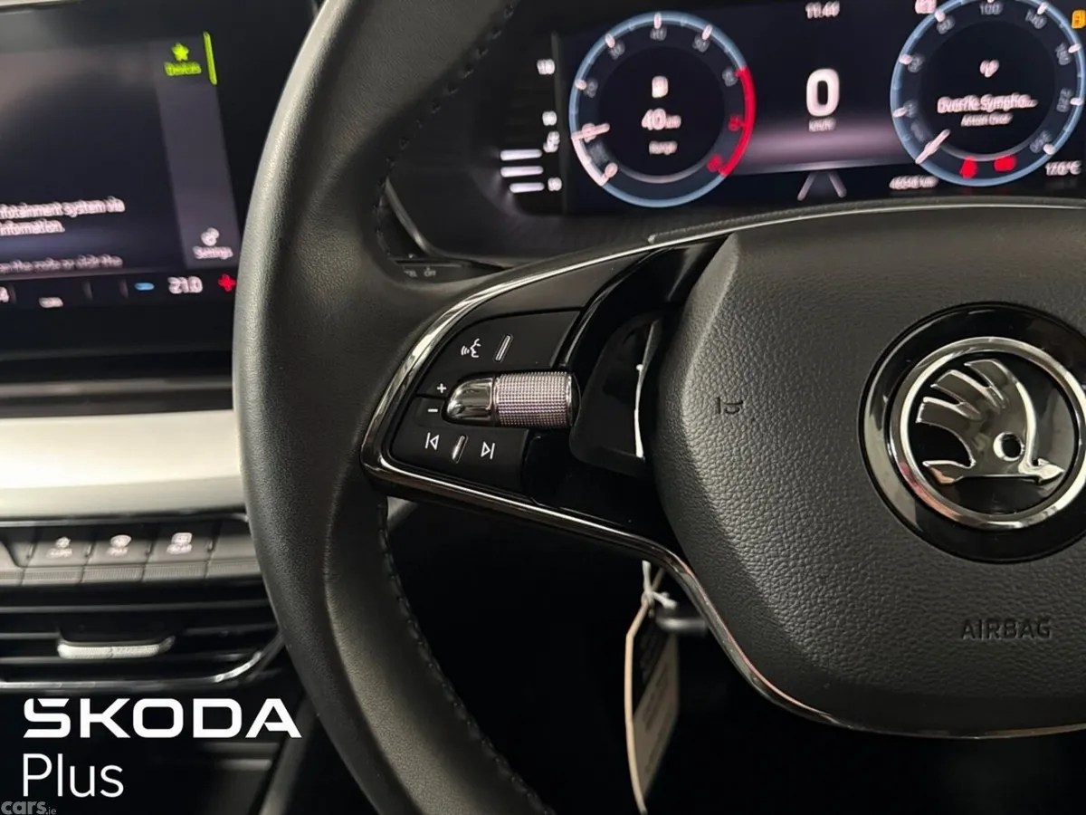 Skoda Octavia Saloon, Petrol, 2022, Silver